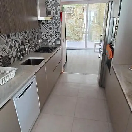 We Are Tourist ホームステイ ヴィラ・ノヴァ・デ・ガイア